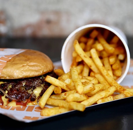 Os smash burguers do sinner já chegaram ao Saldanha